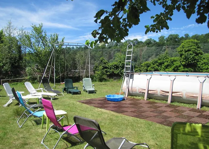 Leclosdipontine L'ecole Des Demoiselles Nyaraló Pontgibaud