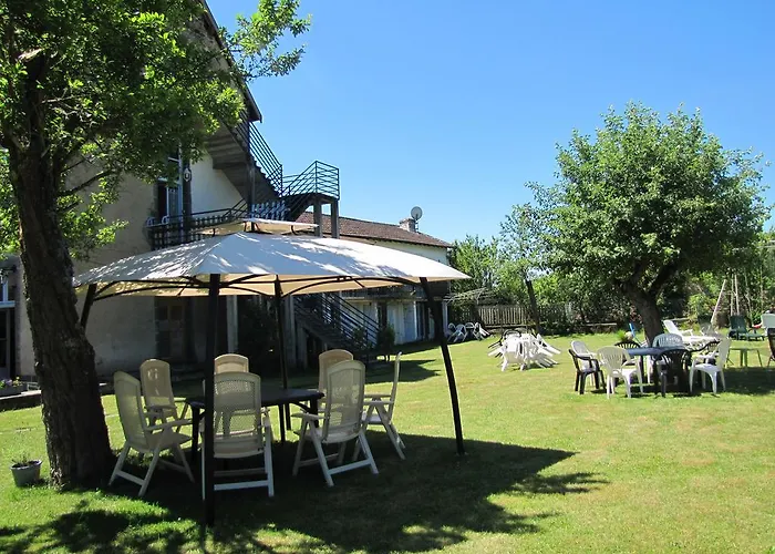 Leclosdipontine L'ecole Des Demoiselles Nyaraló Pontgibaud